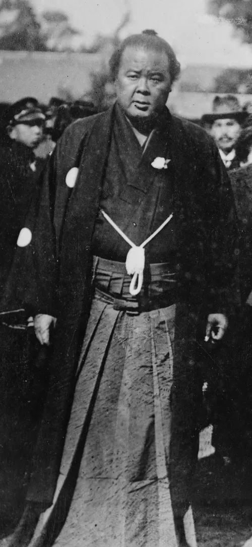 1880年 - 西ノ海嘉治郎 (2代)、大相撲第25代横綱（+ 1931年）