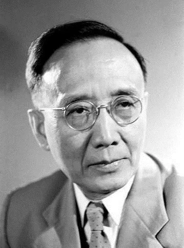 1892年 - 郭沫若、政治家、文学者、詩人、歴史家（+ 1978年）