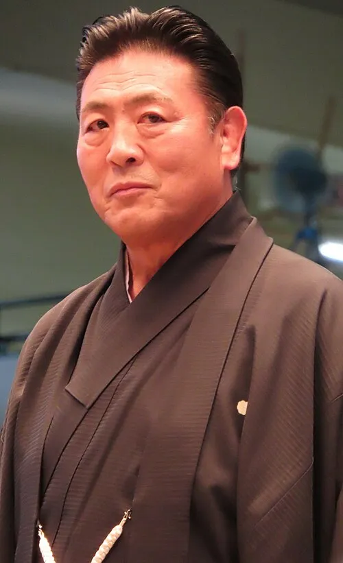 1959年 - 霧島一博、元大相撲力士、年寄9代陸奥