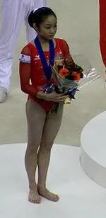 1992年 - 鶴見虹子、元体操選手