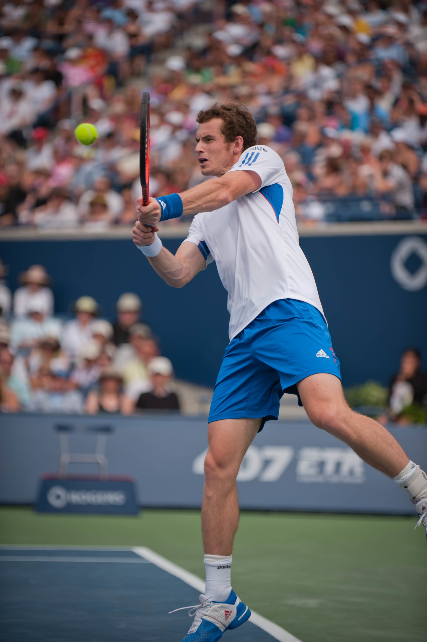 Canada_2010_Andy_Murray_Backhand_(1)