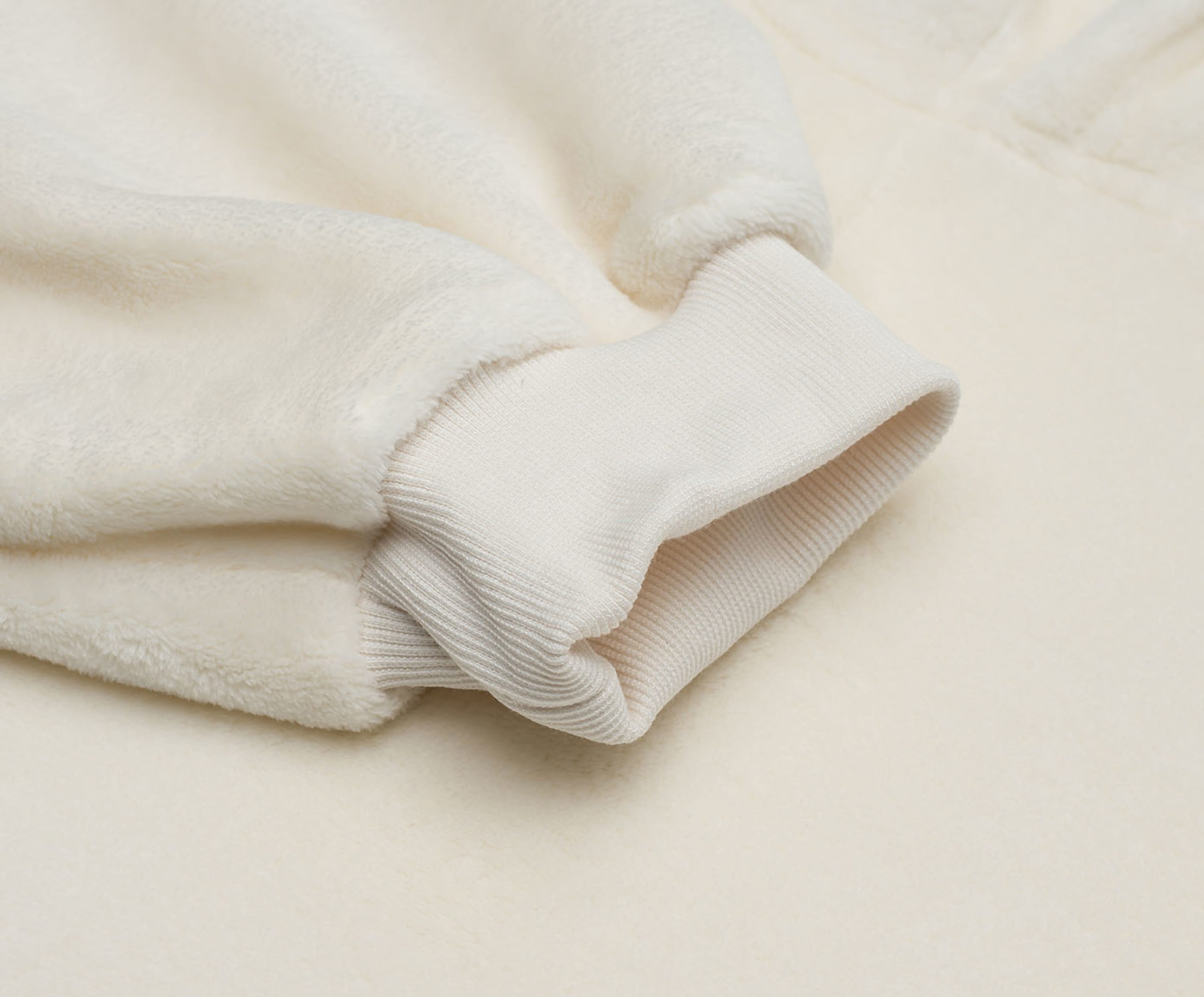 Hoodiedecke mit Kapuze wollweiß