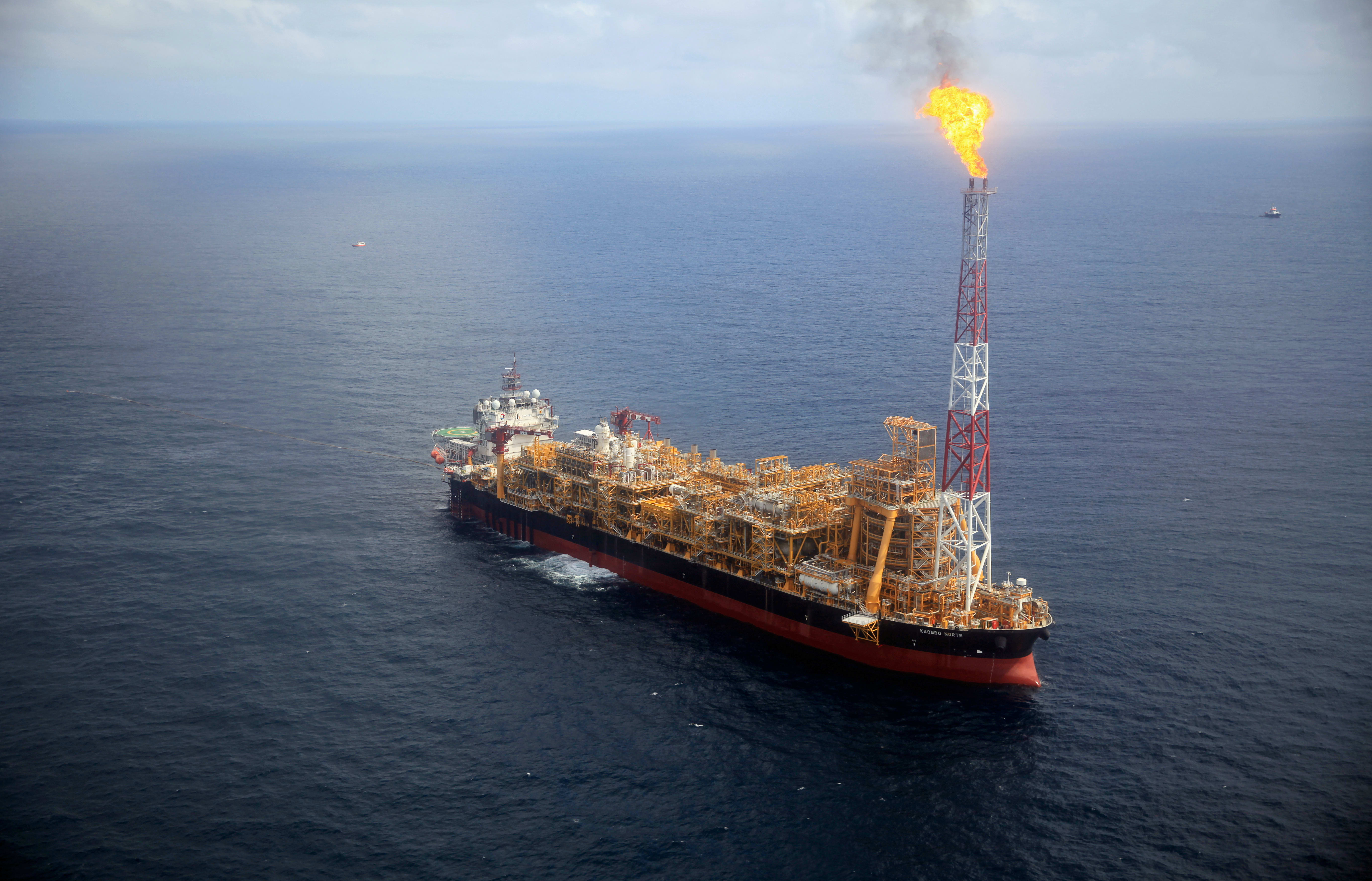 As Oil Collapses, so Does a Vital Source of African Revenue | Council ...