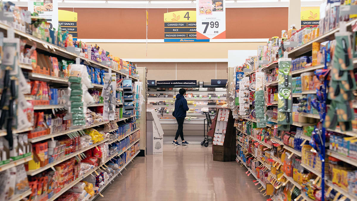 The U.S. Economy Is Growing, but Faces Much Uncertainty
