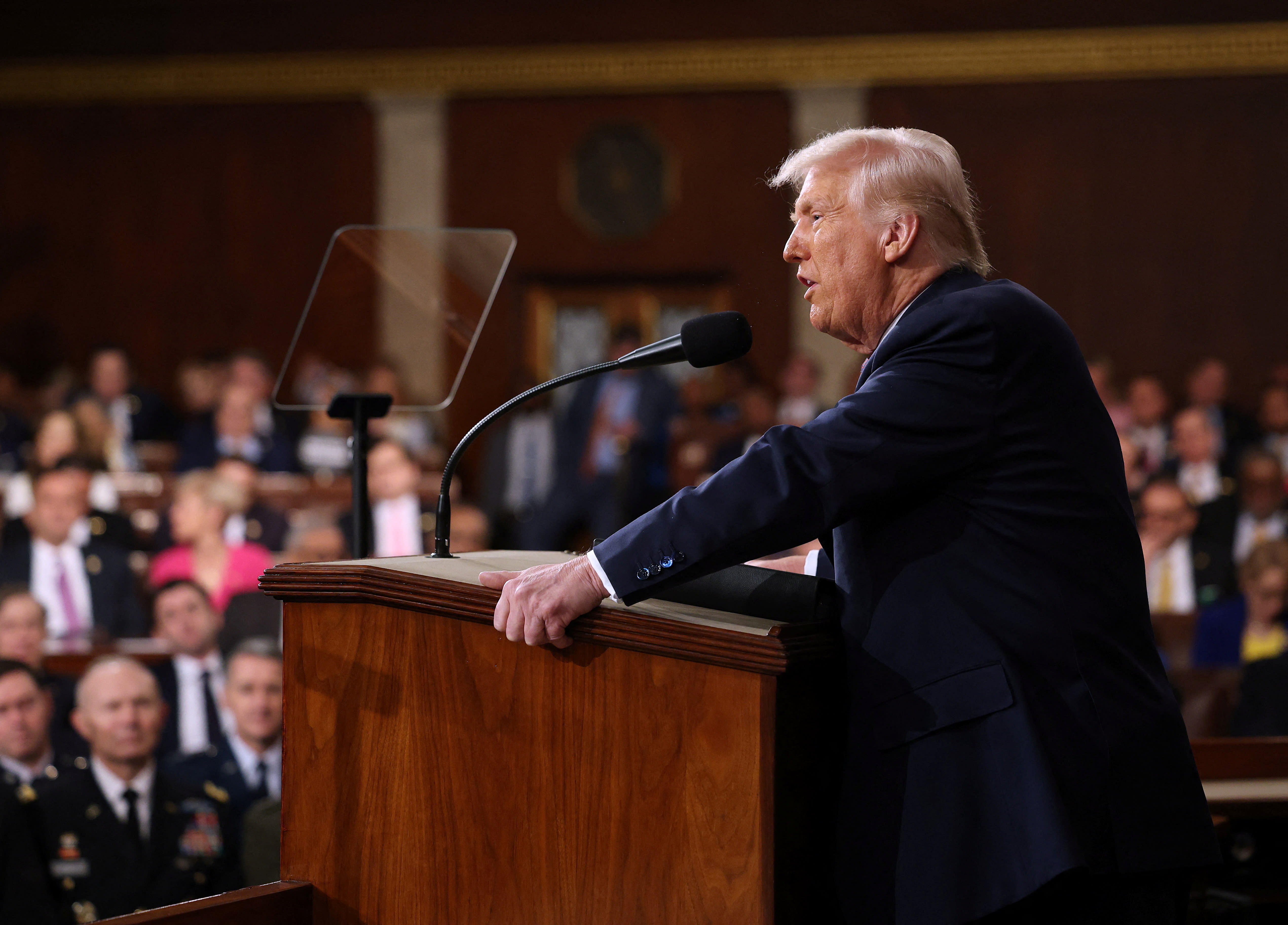 Trump's Tariff Gamble Faces Public Backlash Ahead of Elections