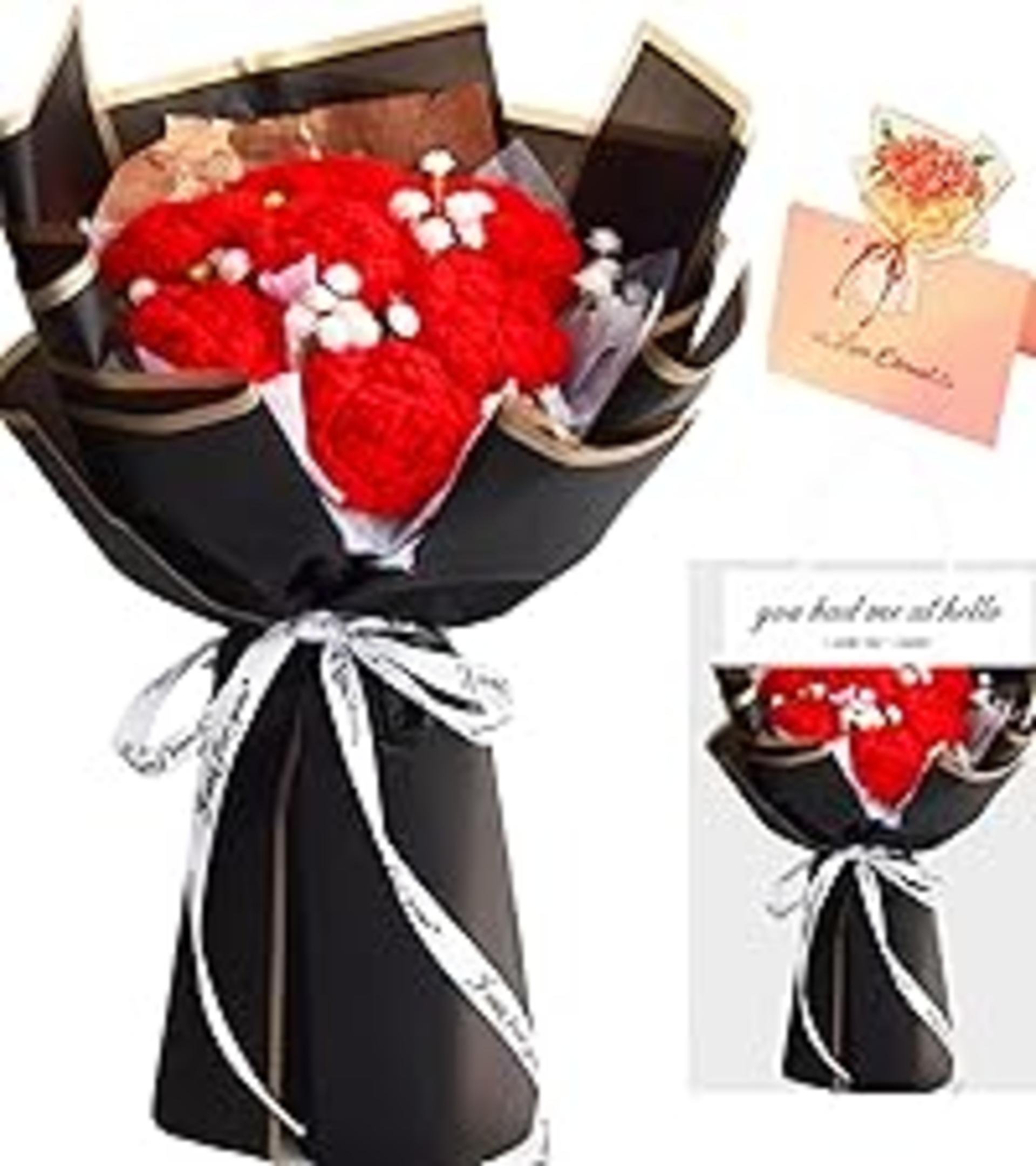 Handmade Crochet Flower Bouquet with Bunny, Pink Roses & Daisies Gift Set detail 12