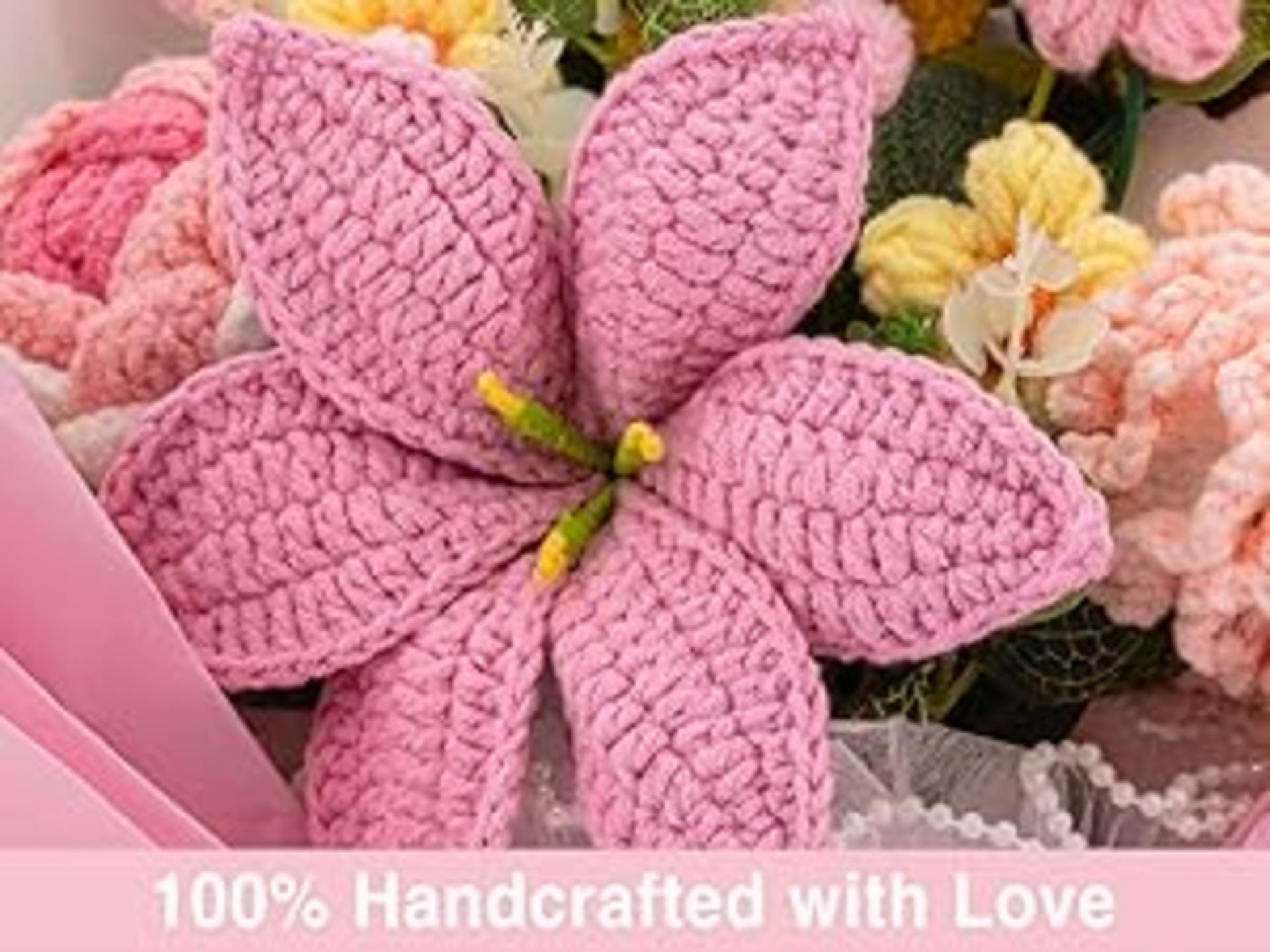 Handmade Crochet Flower Bouquet with Bunny, Pink Roses & Daisies Gift Set detail 4