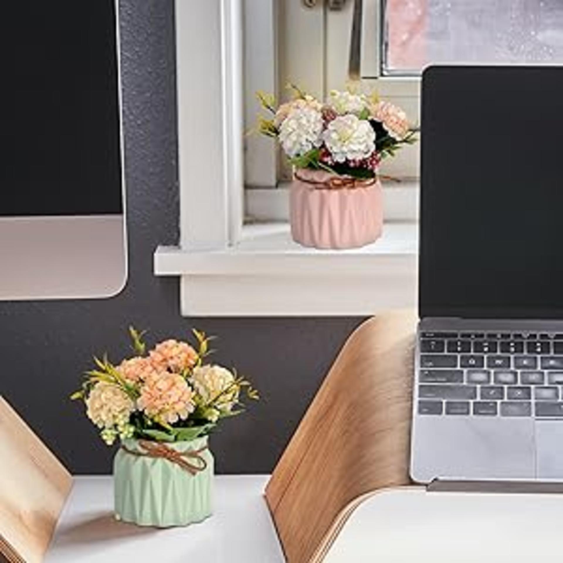 Set of 4 Mini Artificial Hydrangea Flowers in Ceramic Pots for Home and Office Decor detail 10