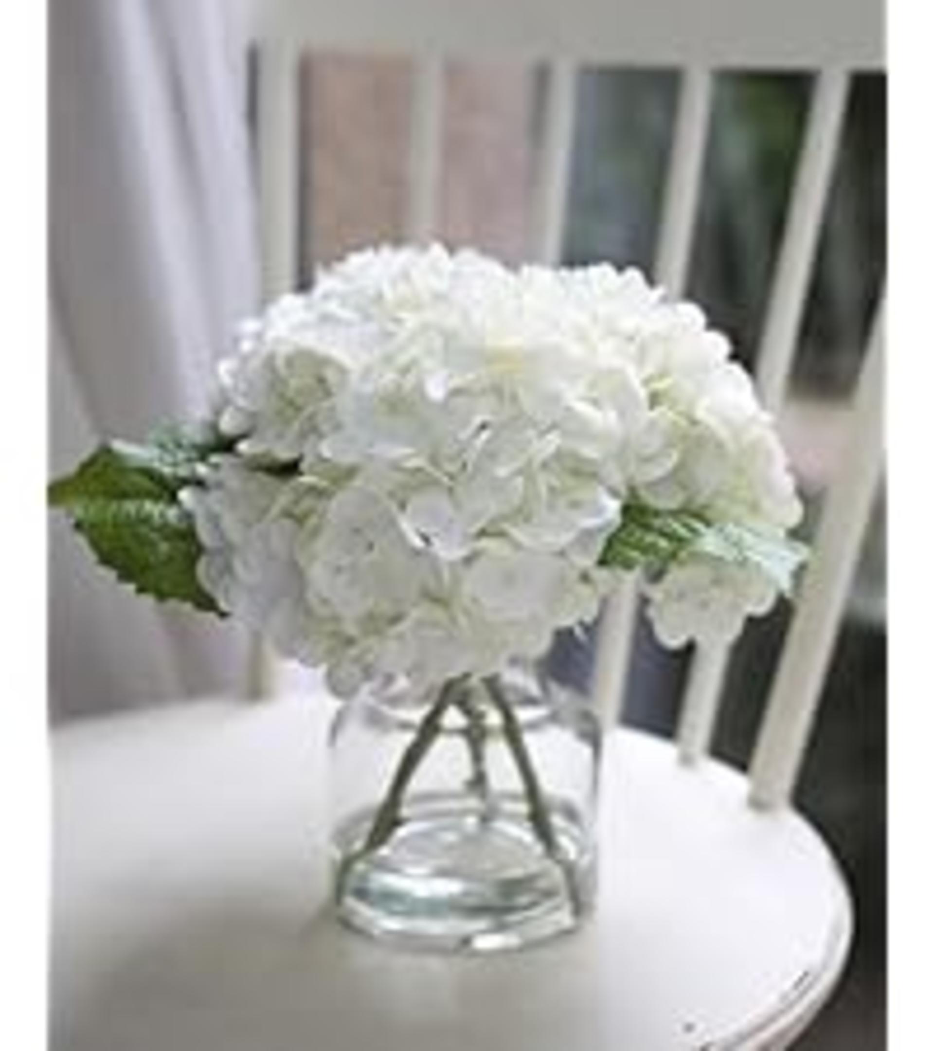Real Touch Artificial White Hydrangea in Vase, Lifelike Silk Flowers Centerpiece for Home Decor detail 7