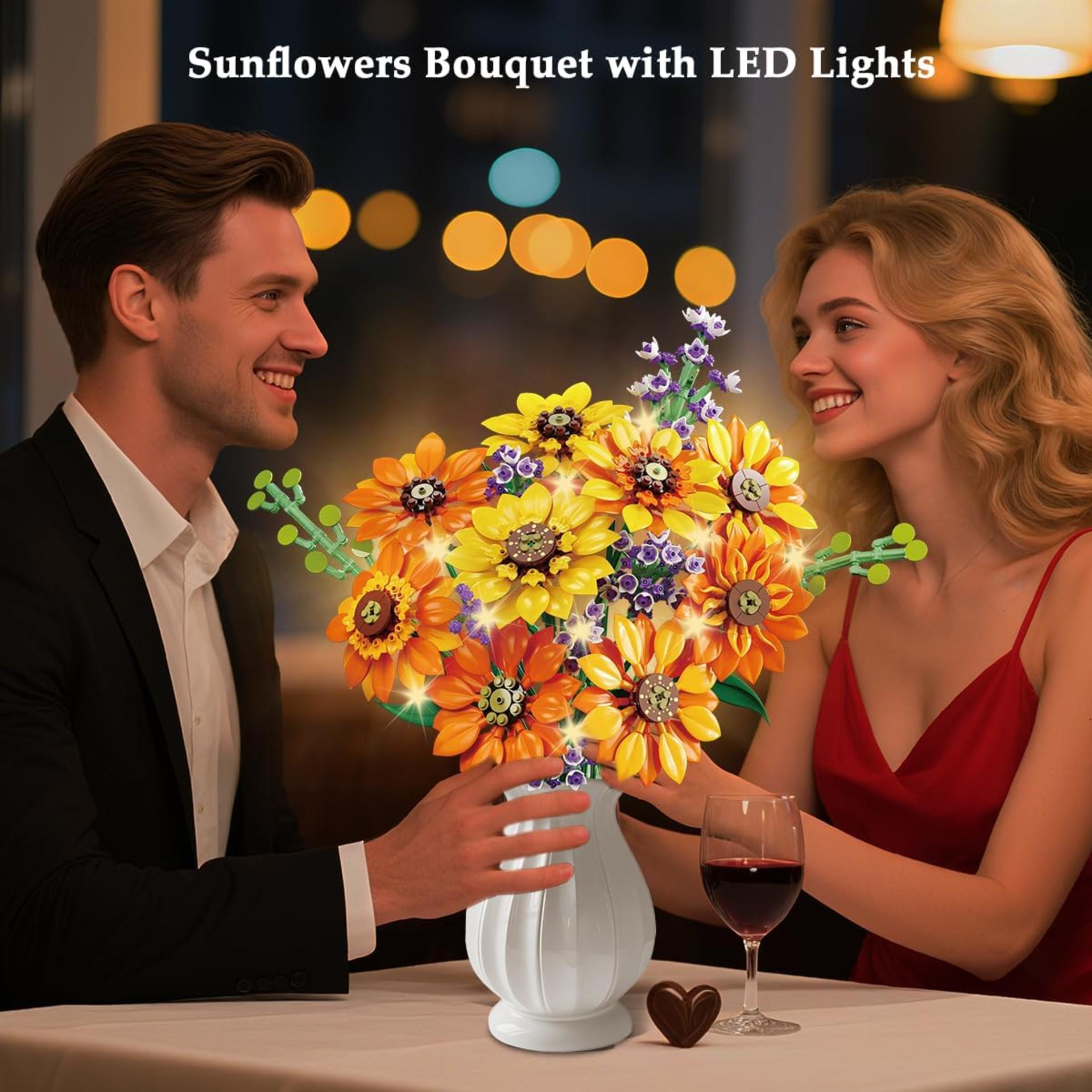 Sunflower Bouquet Building Set with LED Lights - 1011 Pcs Botanical Collection Artificial Flowers - 3
