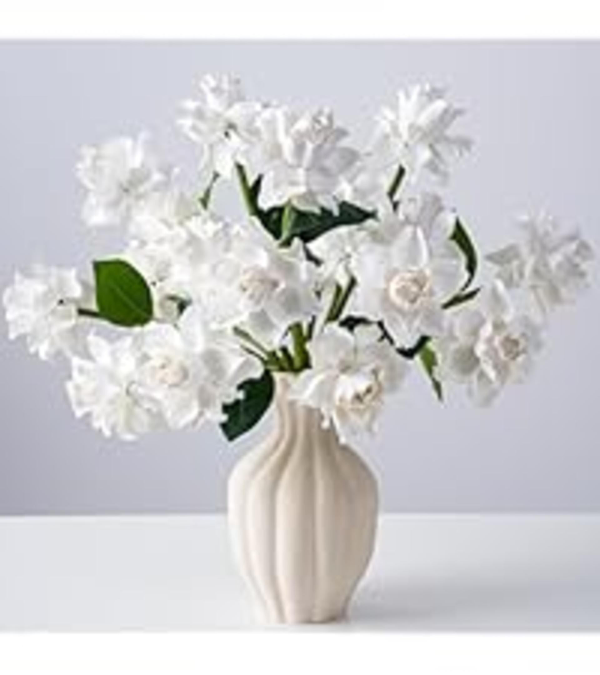 12 Bundles Artificial Daisy Flowers with Eucalyptus Leaves for Outdoor Indoor Garden Decor detail 12