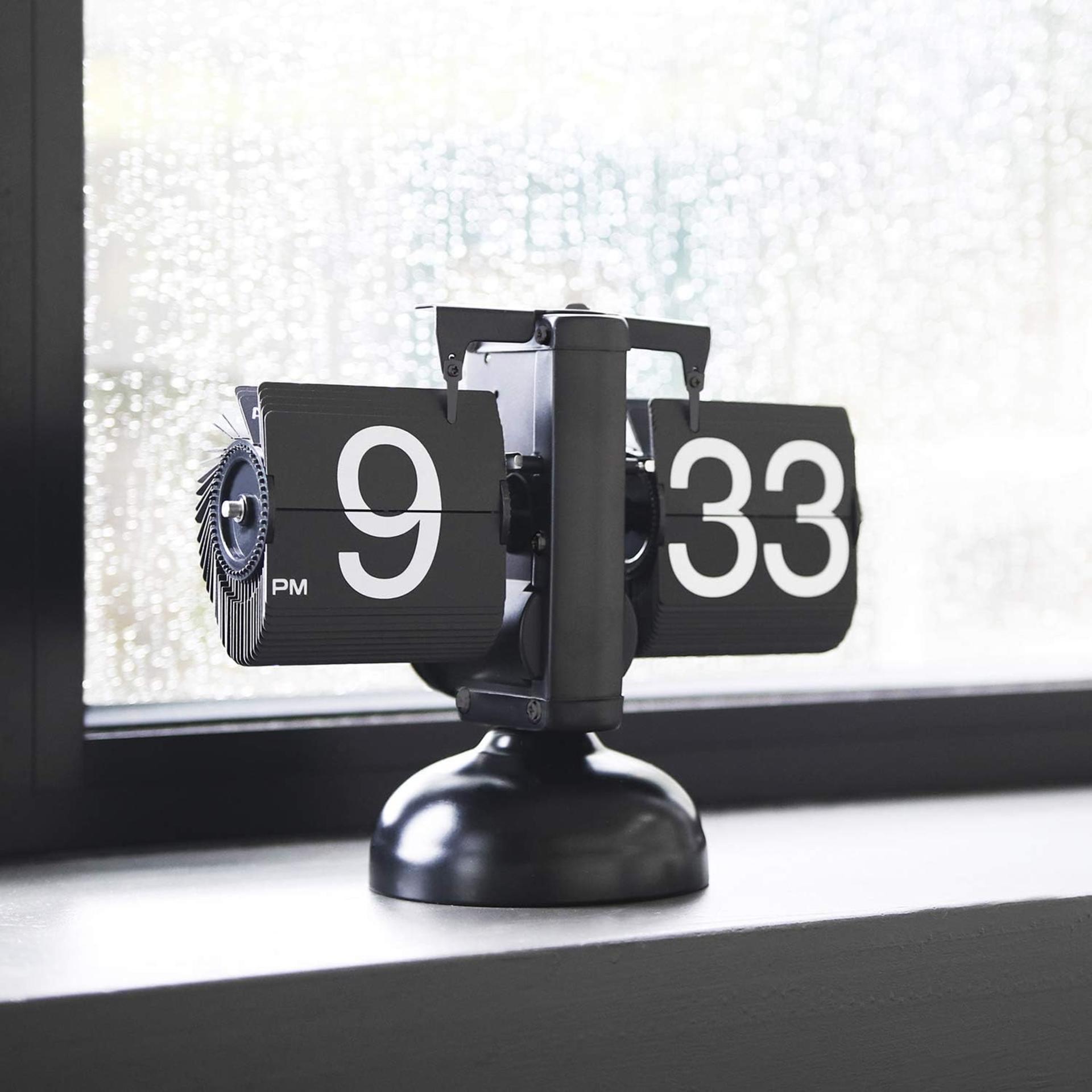 Retro Flip Desk Clock with Large AM/PM Display and Internal Gear Operation - 2