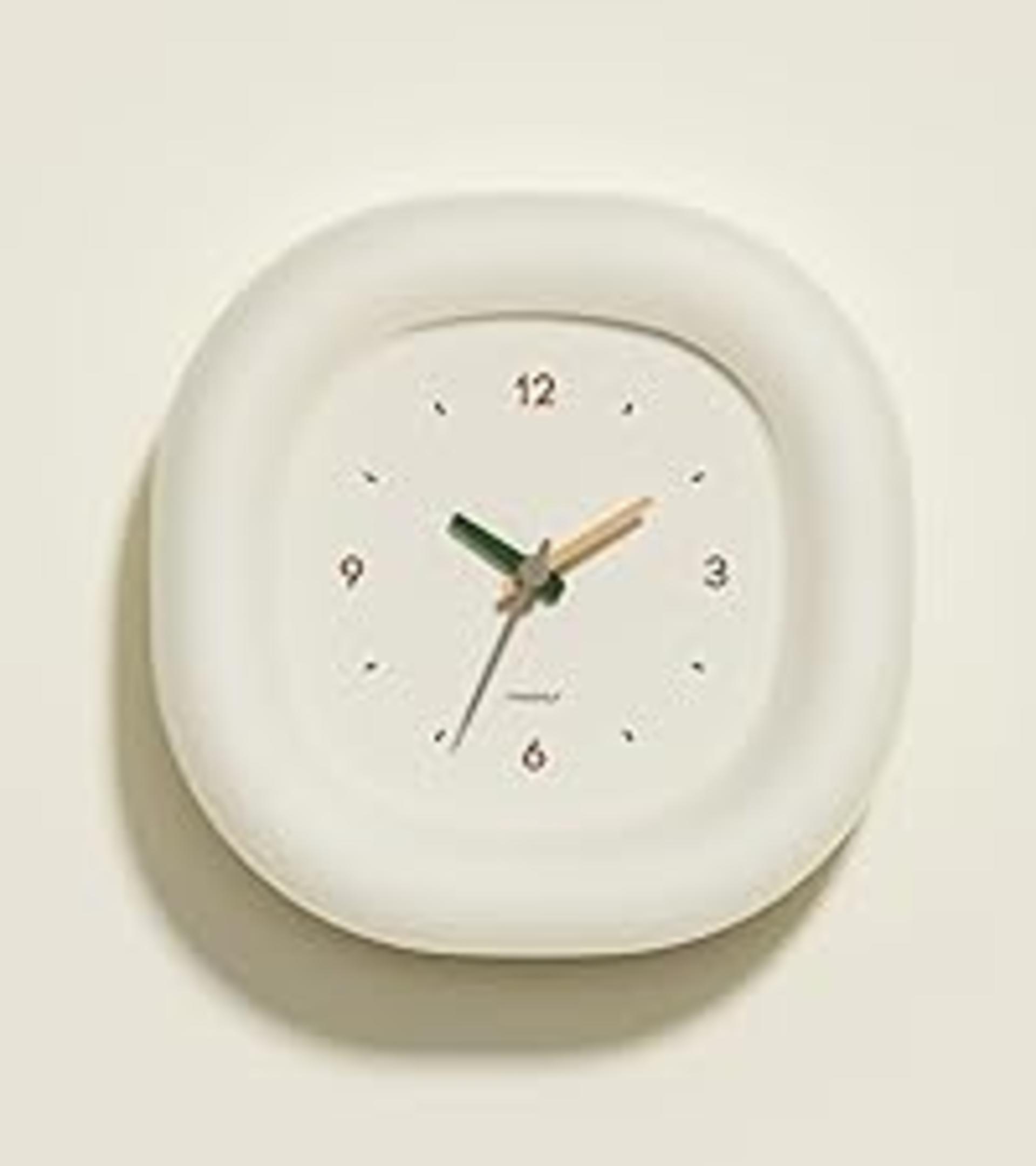 Retro Flip Desk Clock with Large AM/PM Display and Internal Gear Operation detail 14
