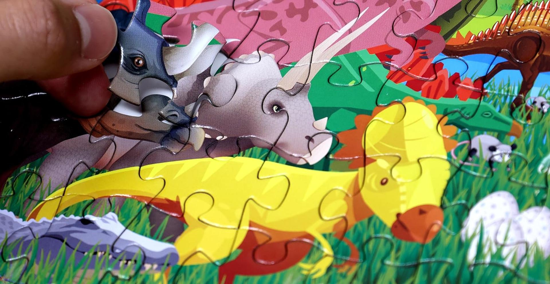 Colorful Dinosaurs 250 Pieces Jigsaw Puzzle for Kids and Adults, 14.2” X 19.3” detail 4