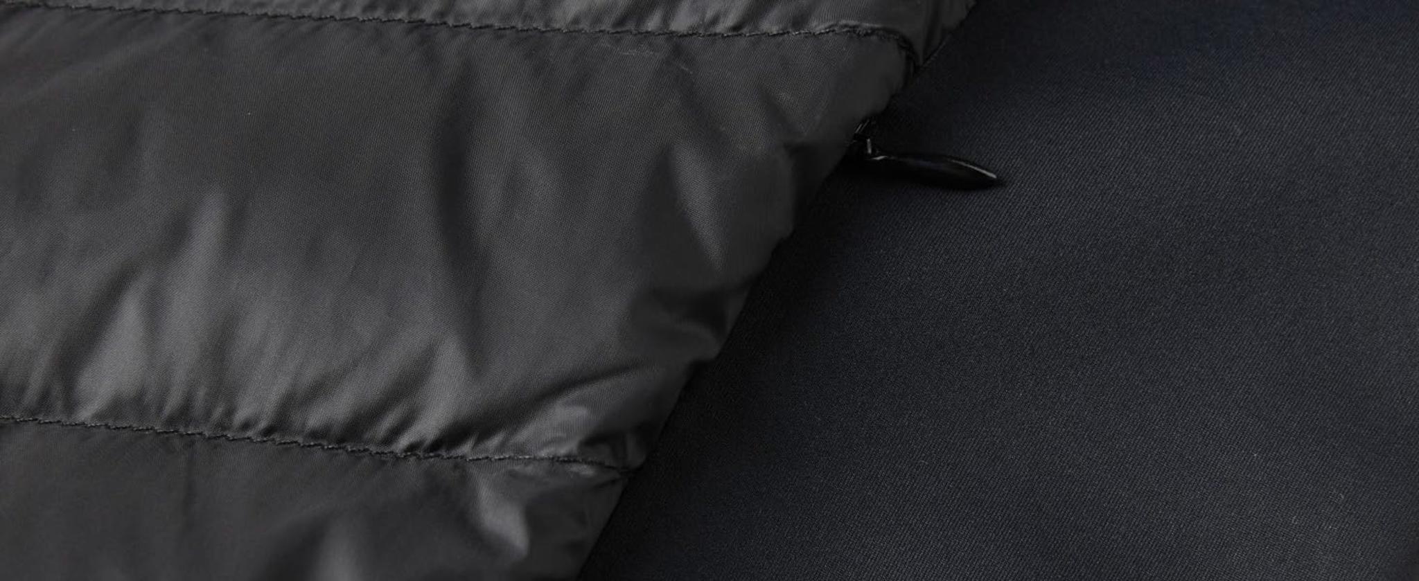 Men's Lightweight 800-Fill Power Water Resistant Quilted Puffer Jacket image 13
