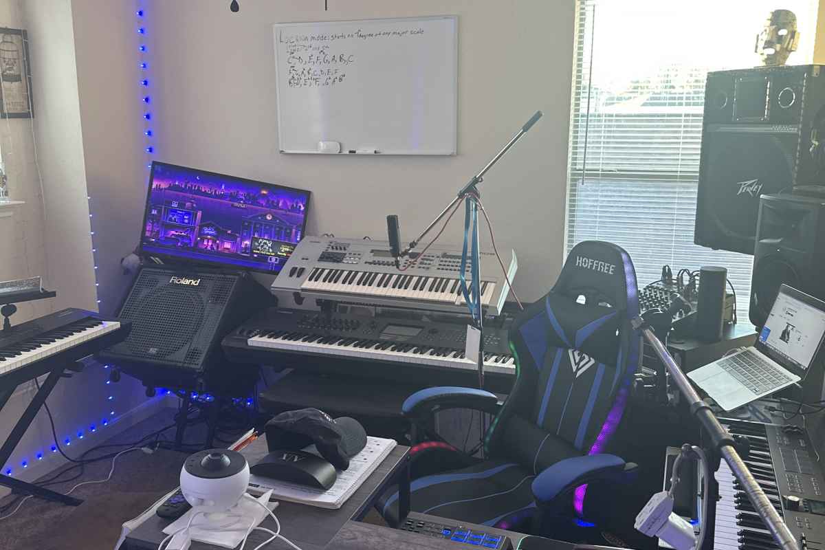 Alton Todd's piano studio background