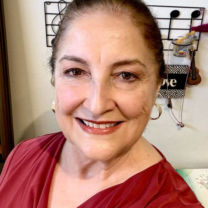 Minnie Villanueva - Piano Teacher