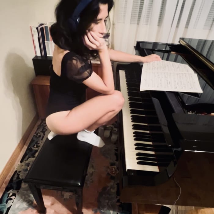 Daphne Honma - Piano Teacher