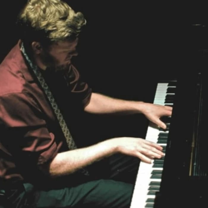Thomas Barnett - Piano Teacher