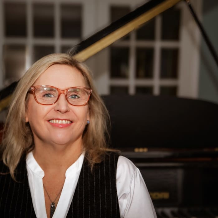 Joanna Lovell - Piano Teacher