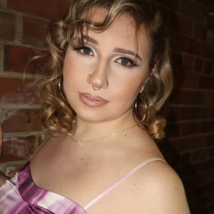 Luna Horncastle - Piano Teacher