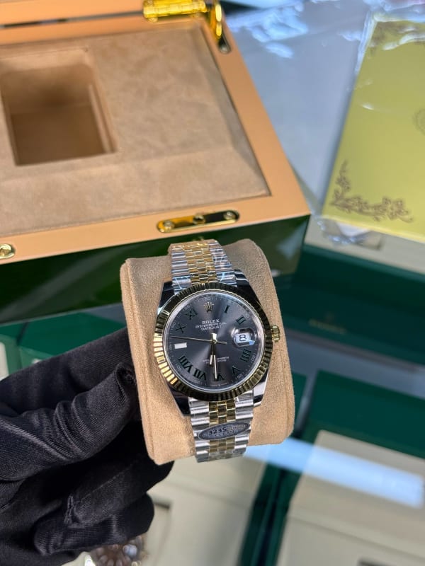 Watch 36