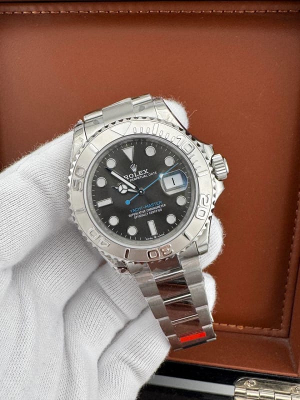 Watch 76