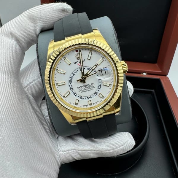 Watch 33