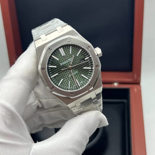 Watch 37