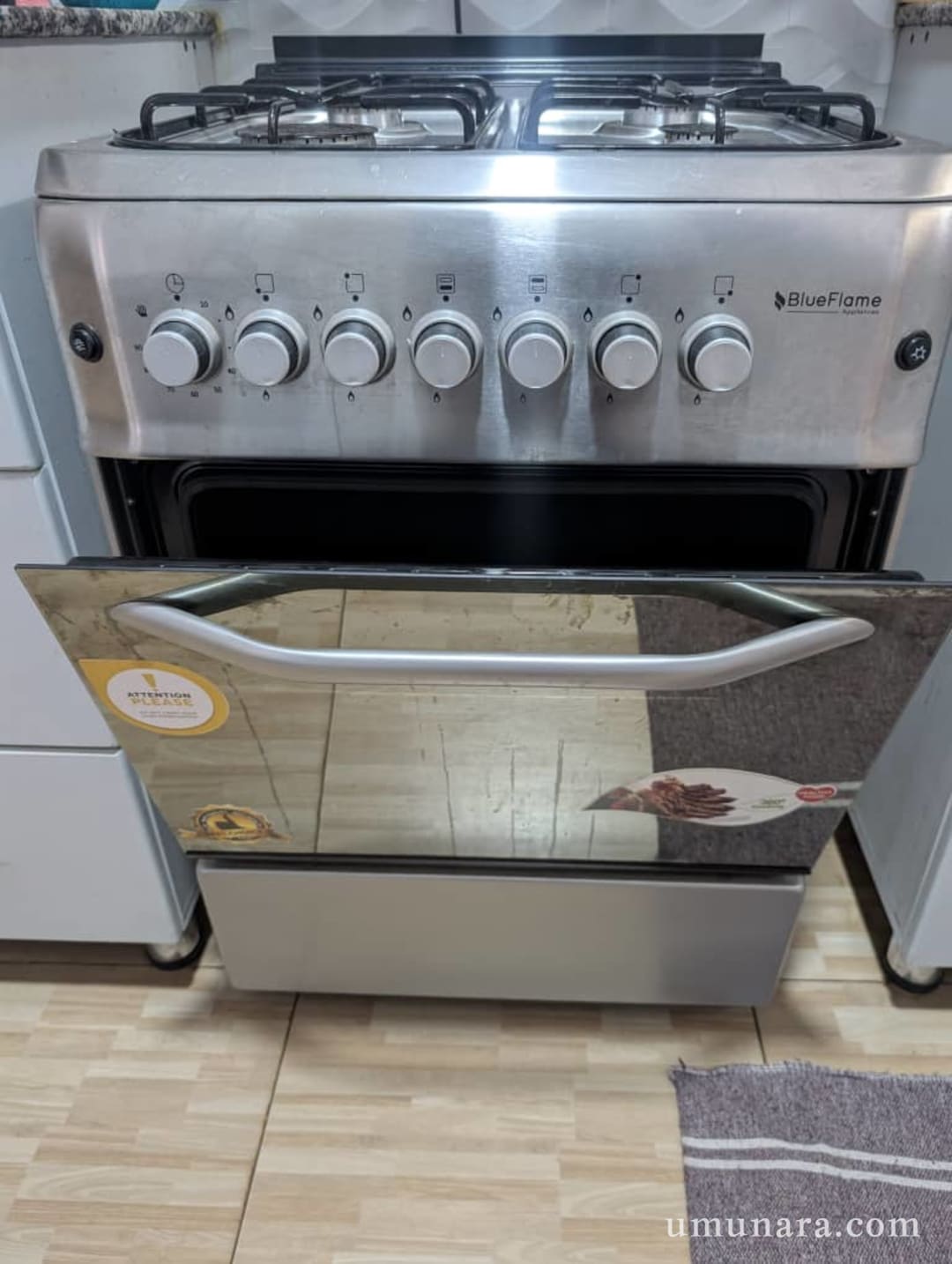 Blueflame cooker and oven and a 12kg gas cylinder 