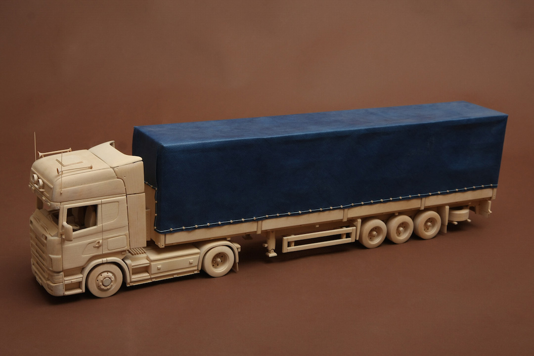 Scania R 124 and SCHMITZ