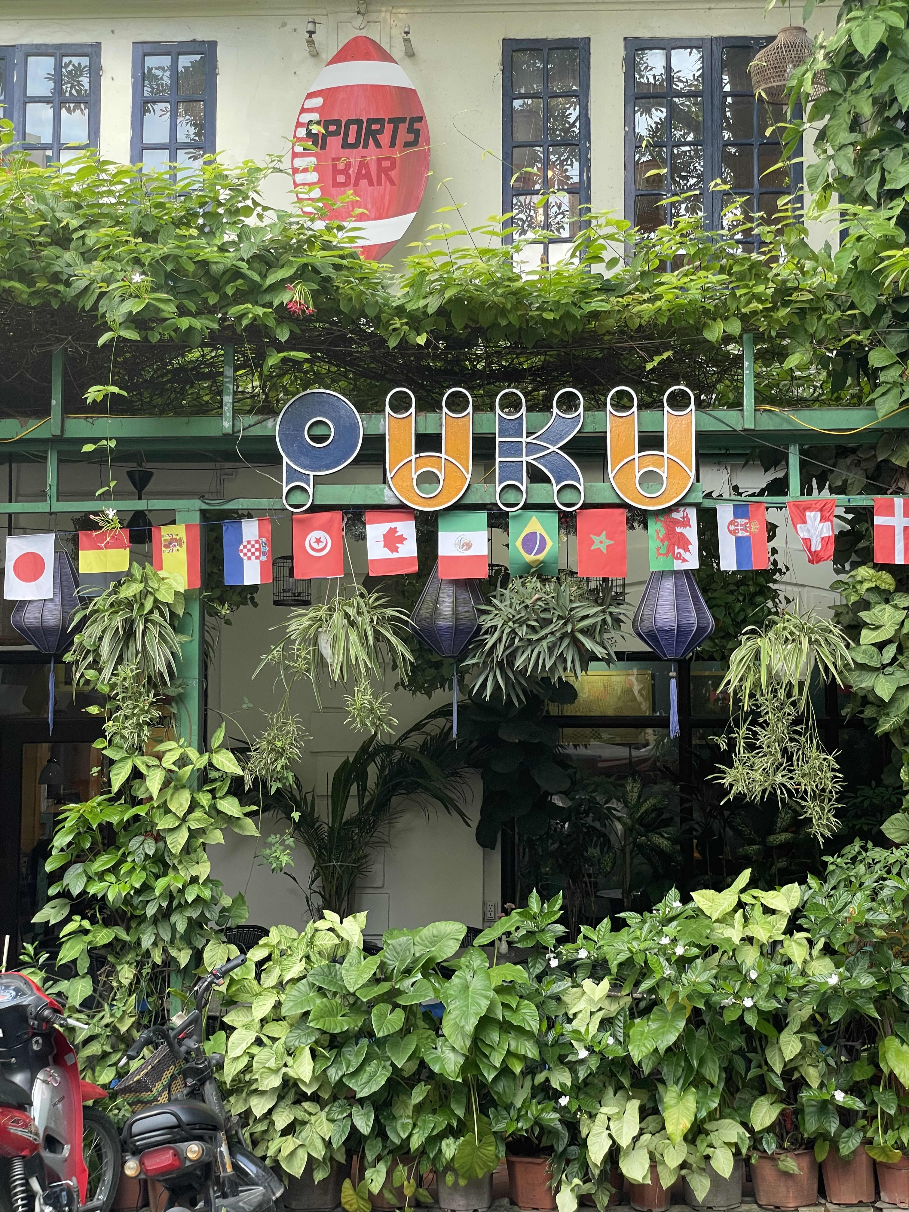 Puku Café & Sports Bar