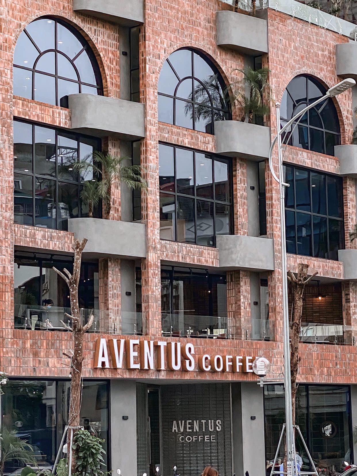 Aventus Coffee • Huỳnh Thúc Kháng
