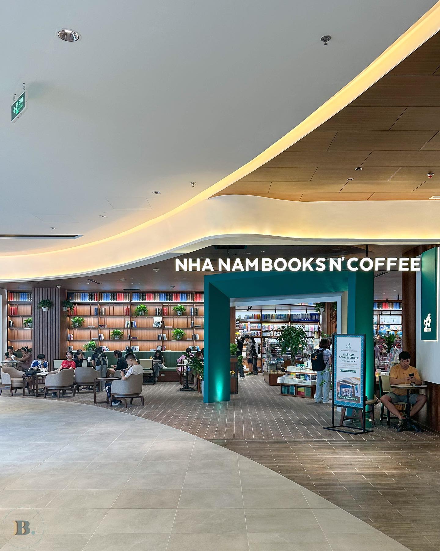Nhã Nam Books and Coffee