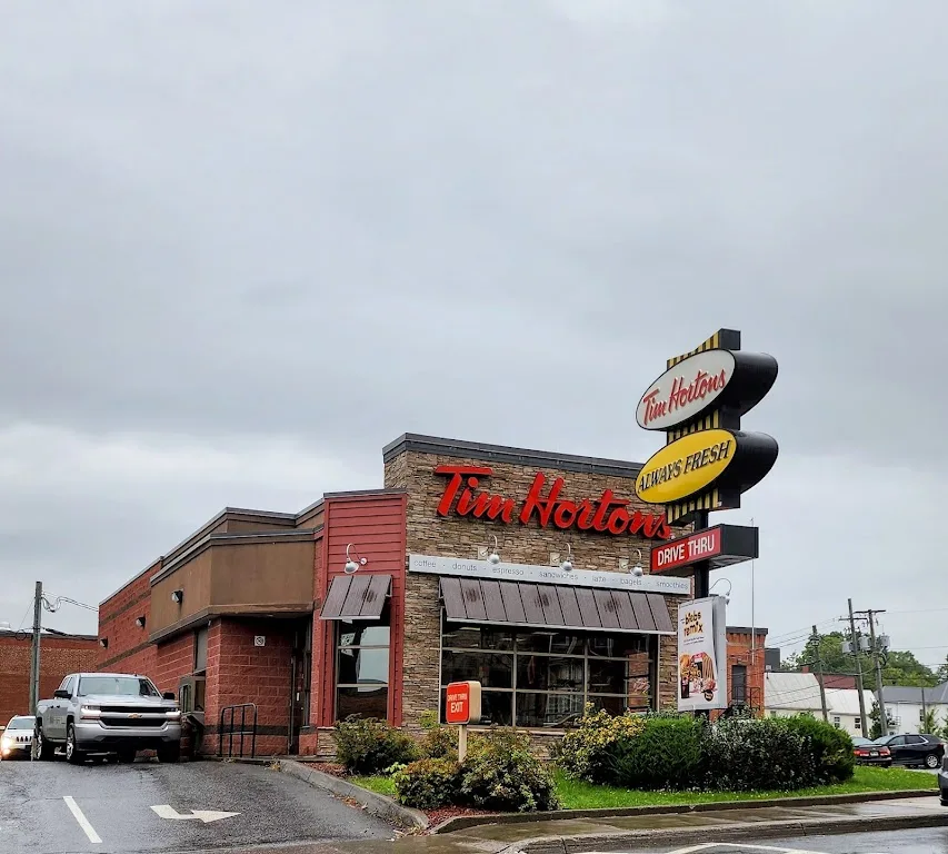 Tim Hortons storefront and interior at 667 Main St, Woodstock, NB