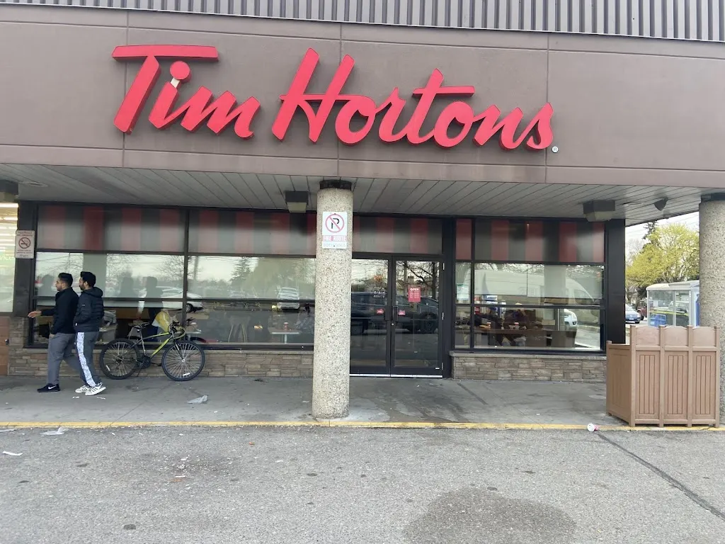 Tim Hortons storefront and interior at 400 Queen St West, Brampton, ON