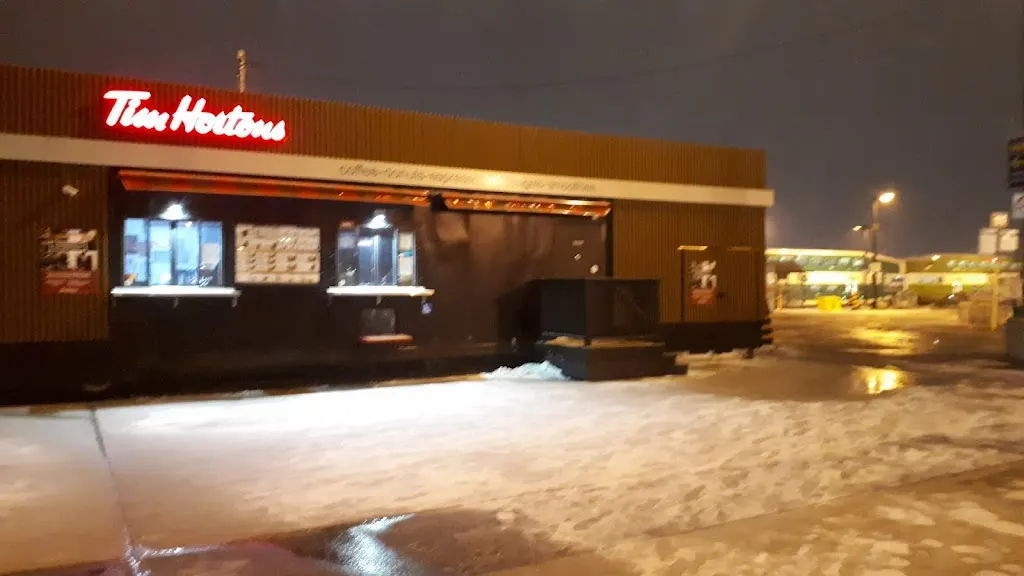 Tim Hortons storefront and interior at 915 Bloor St West, Oshawa, ON