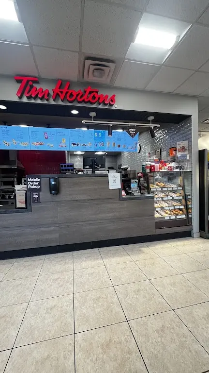 Tim Hortons storefront and interior at 8760 Bayview Avenue, Richmond Hill, ON