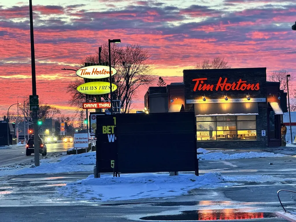 Tim Hortons storefront and interior at 848 Dufferin Ave, Wallaceburg, ON