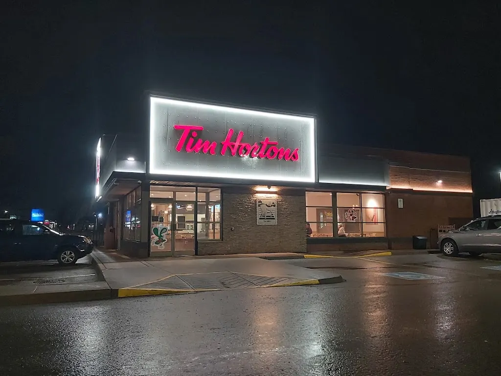 Tim Hortons storefront and interior at 563 Niagara St N, Welland, ON