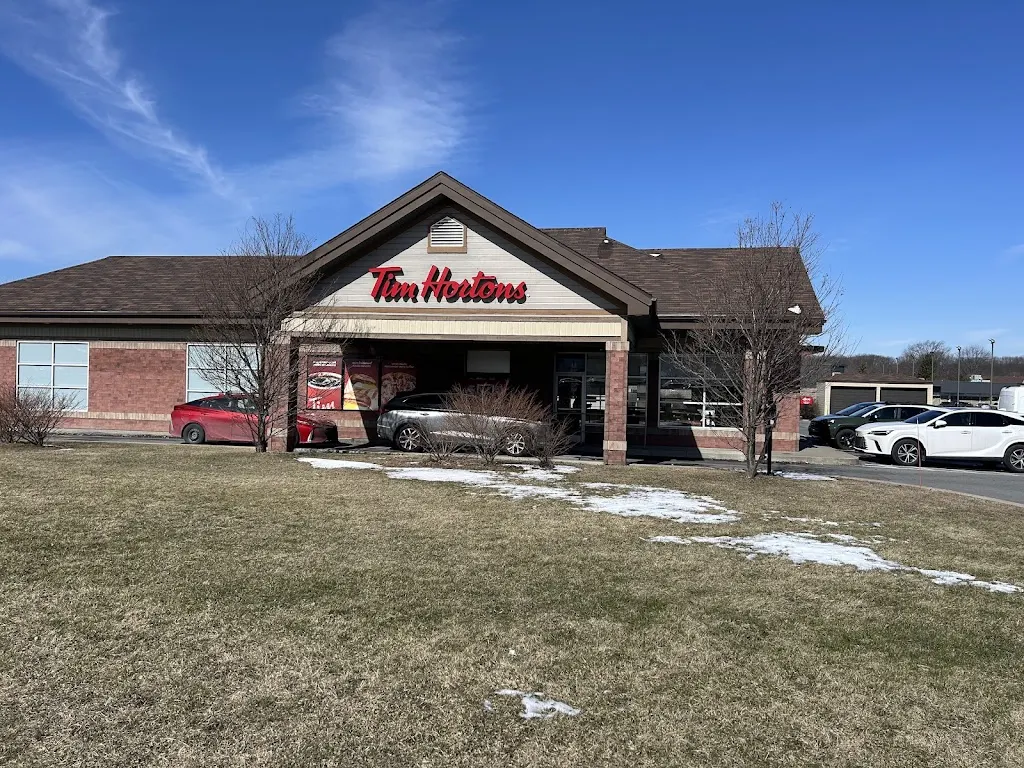 Tim Hortons storefront and interior at 8270 Boul Taschereau, Brossard, QC