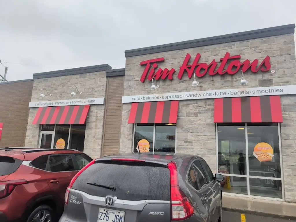 Tim Hortons storefront and interior at 127 Rte Du Canton, Brownsburg-chatham, QC