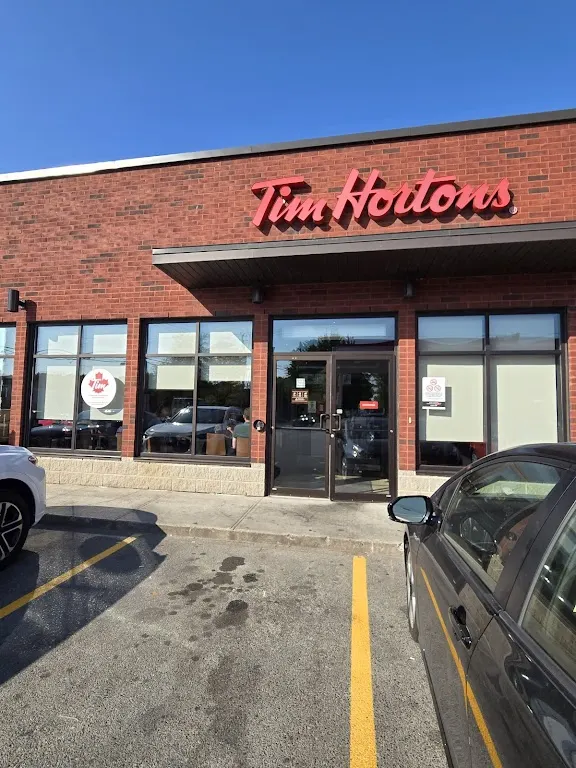 Tim Hortons storefront and interior at 61 Route 201, Coteau Du Lac, QC
