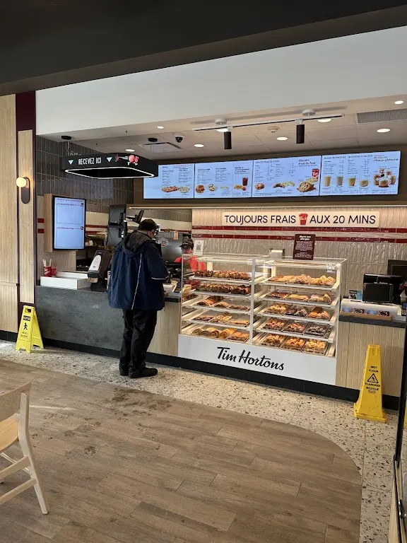 Tim Hortons storefront and interior at 825, Rue Lucien-chenier, Farnham, QC
