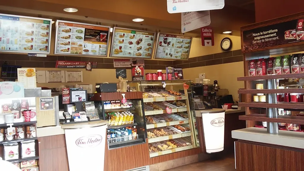 Tim Hortons storefront and interior at 3008, Av. St-augustin, Levis, QC