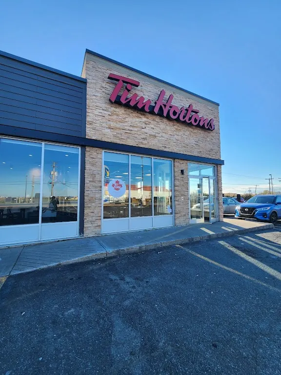 Tim Hortons storefront and interior at 1440 Blvd St Laurent Est, Louiseville, QC