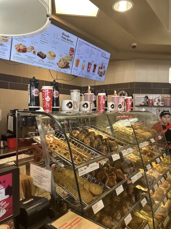 Tim Hortons storefront and interior at 1008 Rue Sherbrooke, Magog, QC