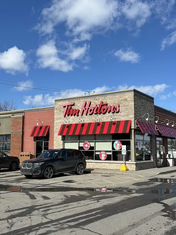 Tim Hortons storefront and interior at 17535 Ch Charles, Mirabel, QC
