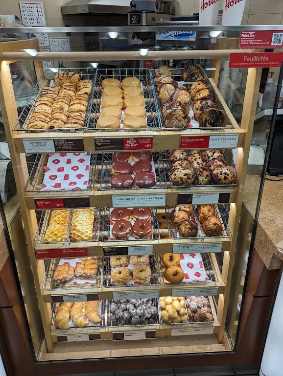 Tim Hortons storefront and interior at 700 Av Atwater, Montreal, QC