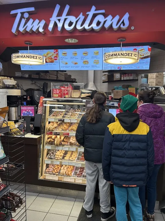 Tim Hortons storefront and interior at 790, Boul. Cremazie Est, Montreal, QC